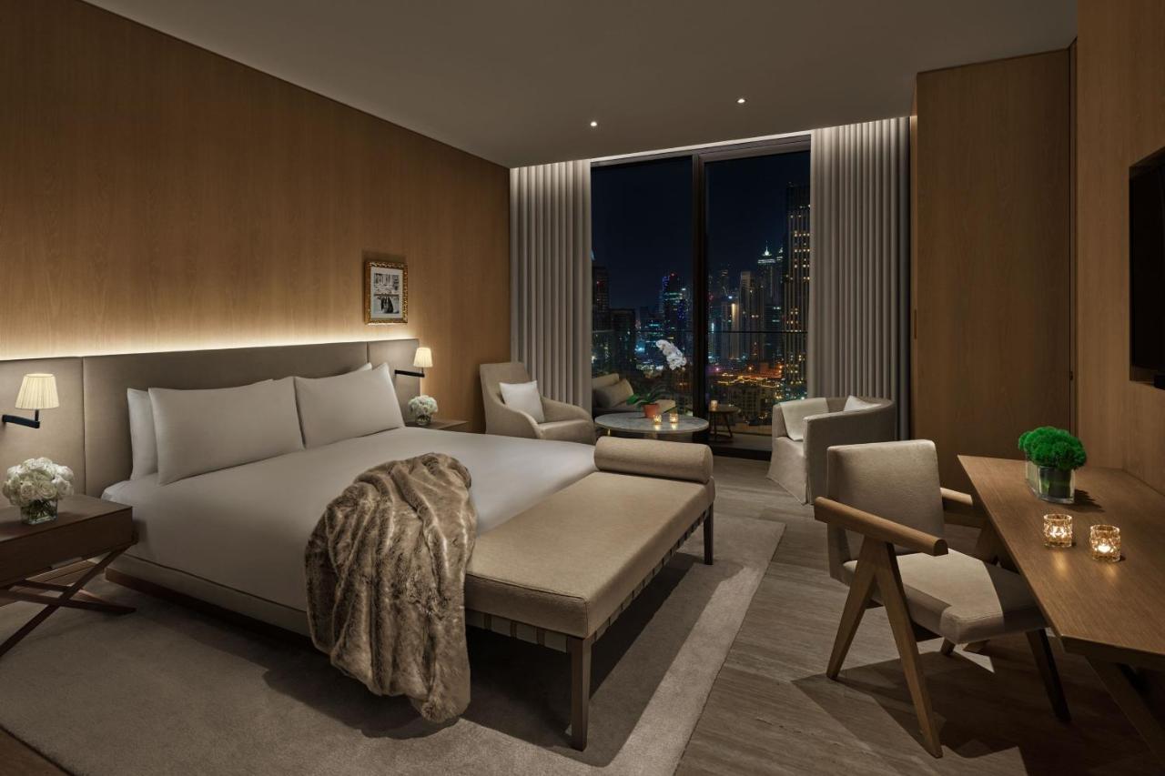 The Dubai Edition Bagian luar foto A bedroom at The Hari
