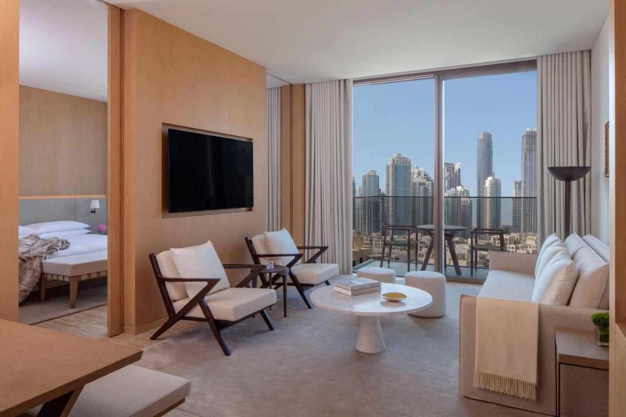The Dubai Edition Bagian luar foto A suite at the hotel