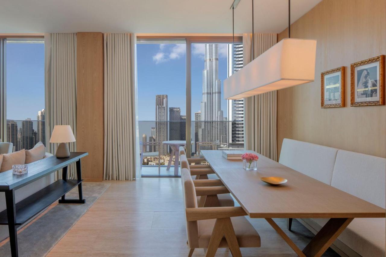 The Dubai Edition Bagian luar foto A dining room at The Ritz-Carlton, Downtown, Dubai