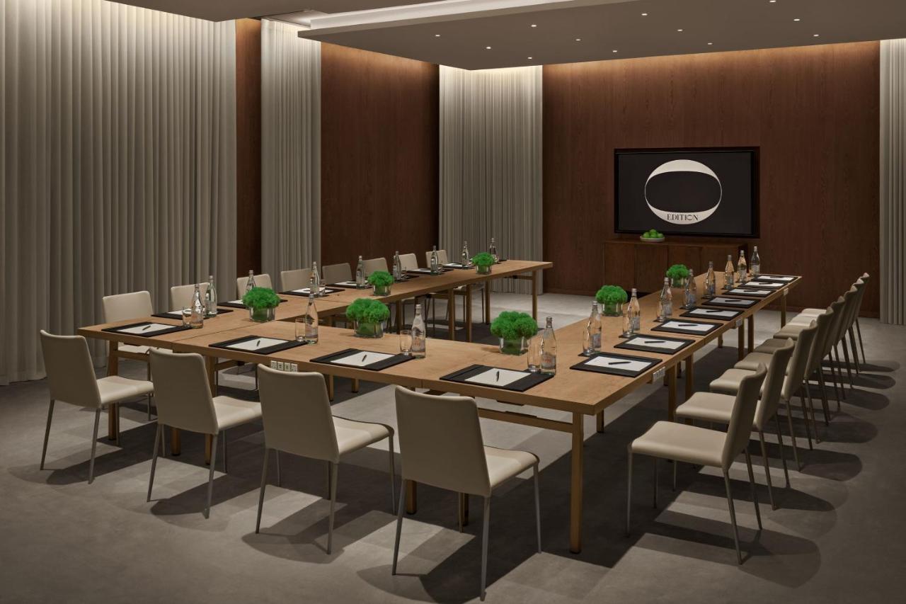 The Dubai Edition Bagian luar foto Meeting room