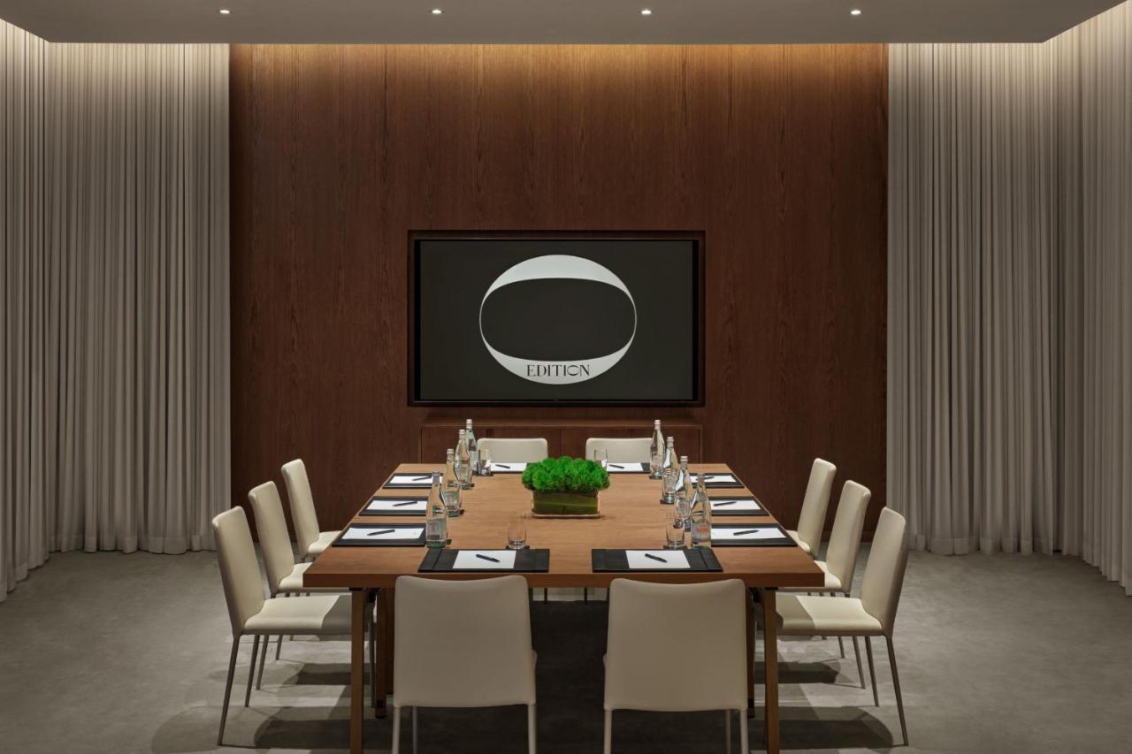 The Dubai Edition Bagian luar foto The meeting room of the UNWTO headquarters