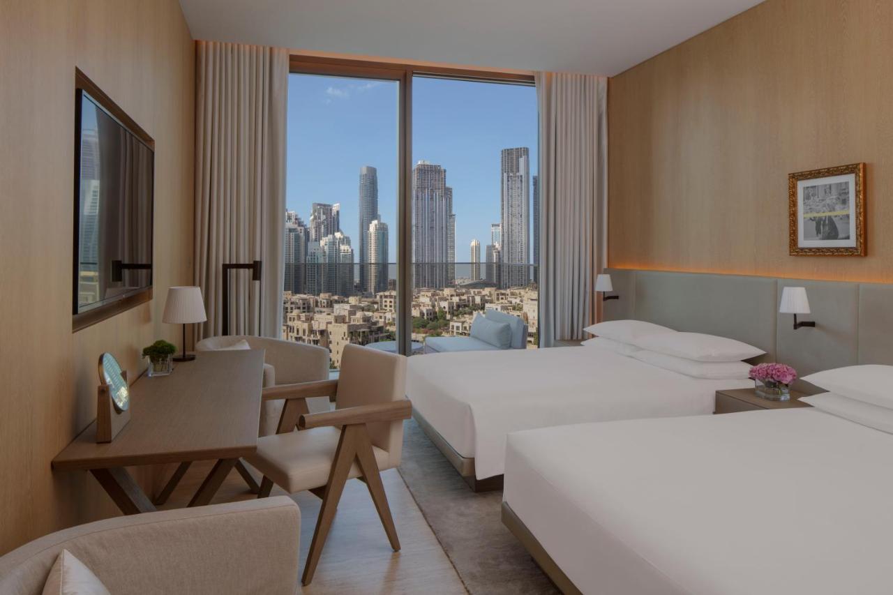 The Dubai Edition Bagian luar foto A guest room at the hotel