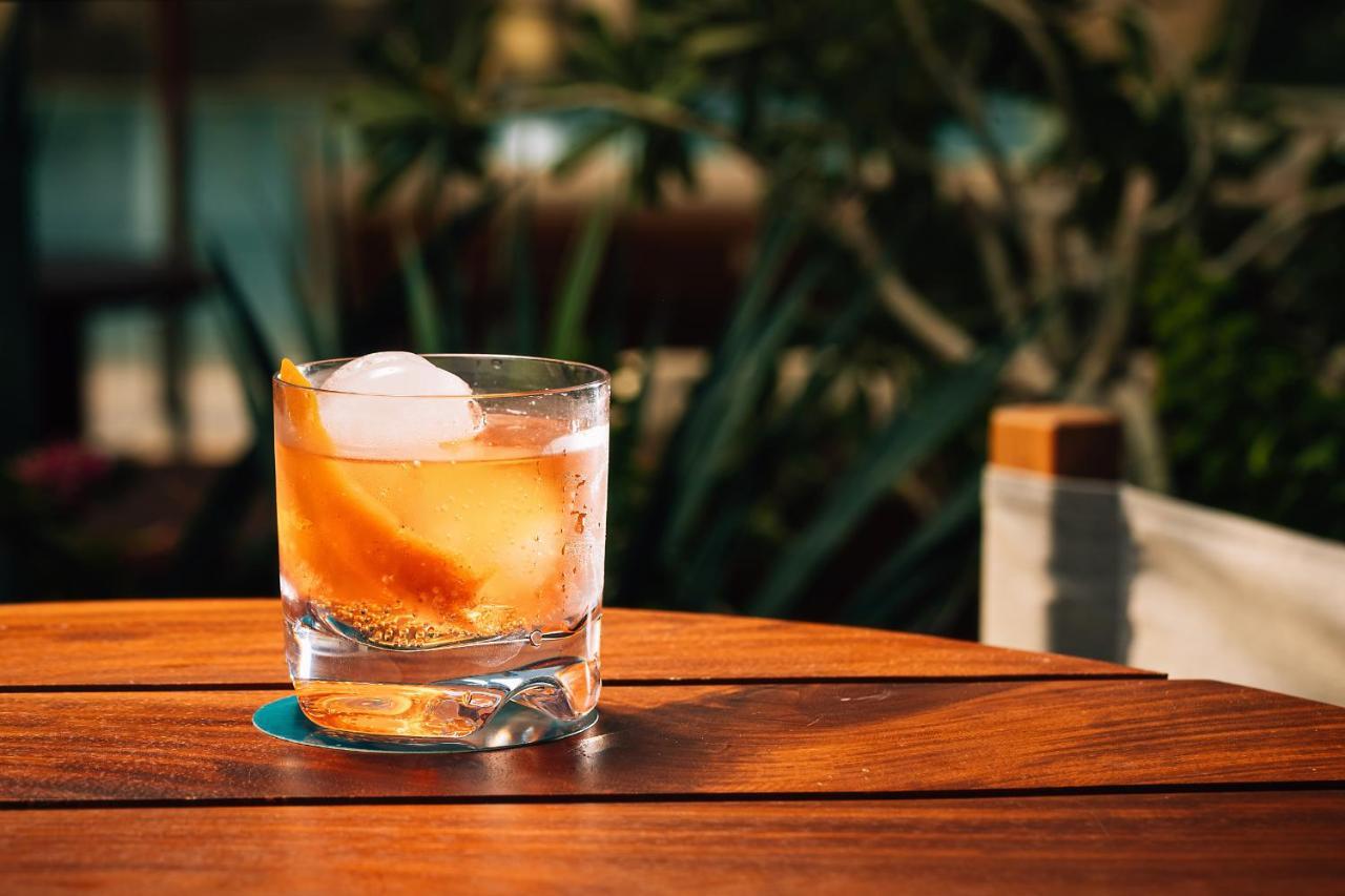 The Dubai Edition Bagian luar foto Old fashioned