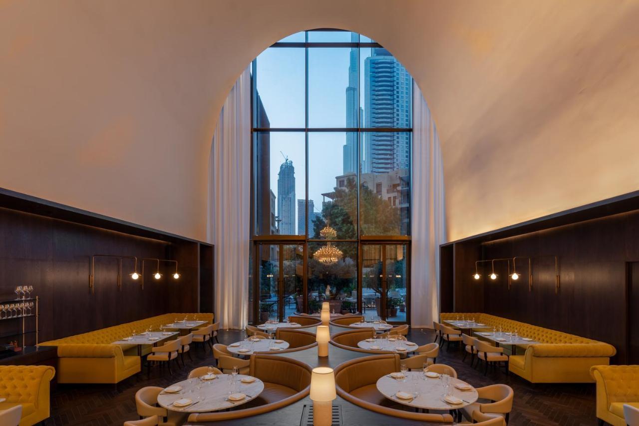 The Dubai Edition Bagian luar foto The interior of the restaurant