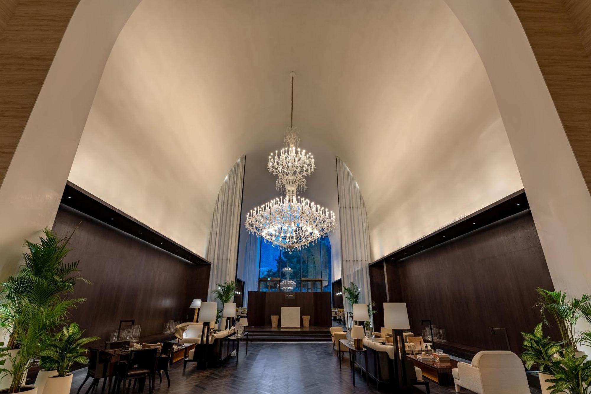 The Dubai Edition Bagian luar foto The interior of the church