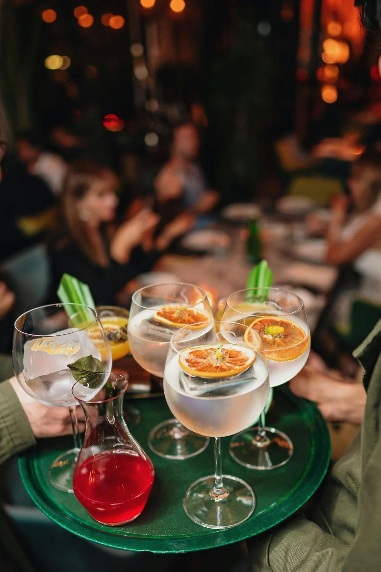 The Dubai Edition Bagian luar foto Gin and tonic